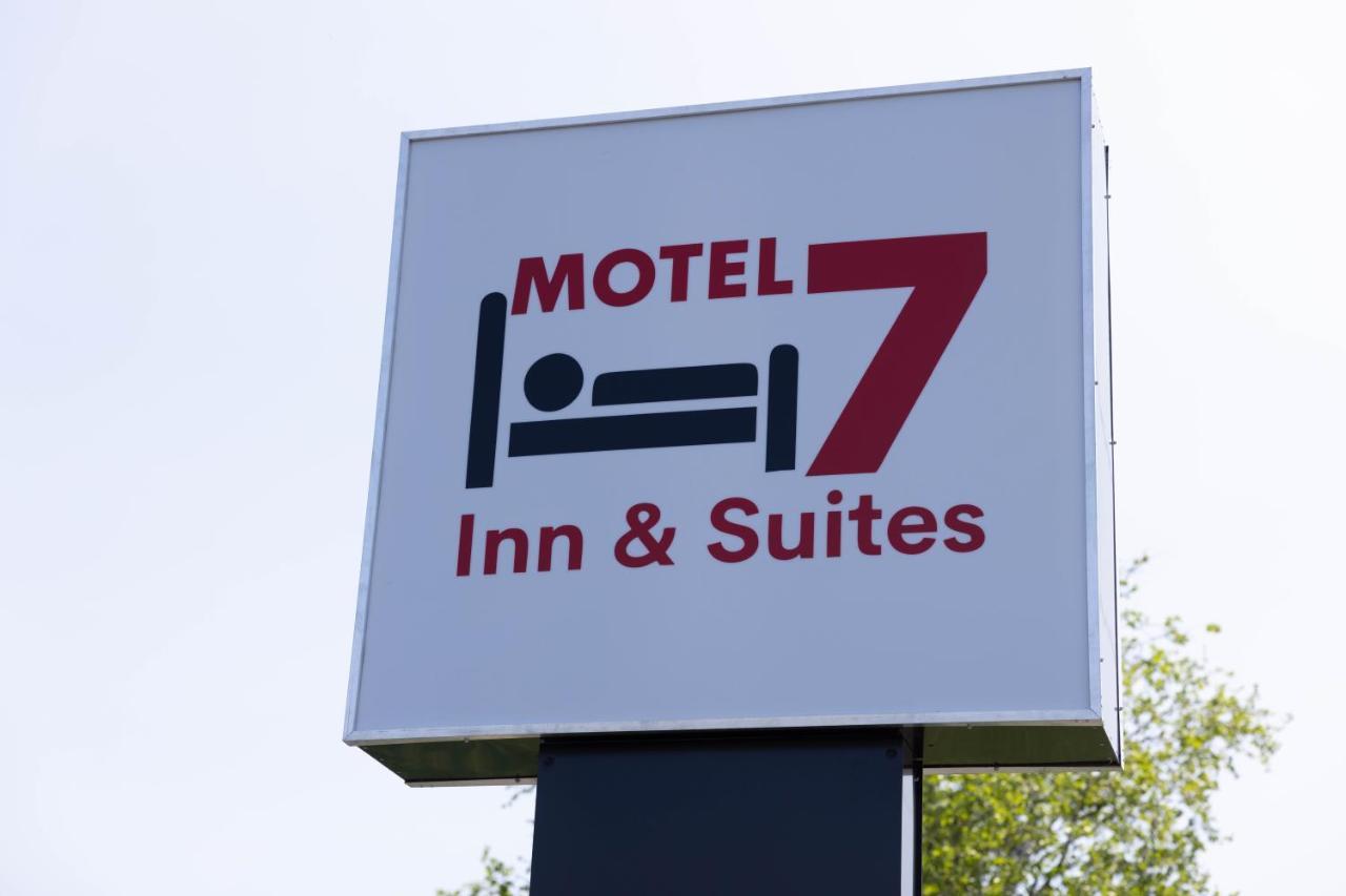 Motel 7 Inn & Suites Beresford Экстерьер фото