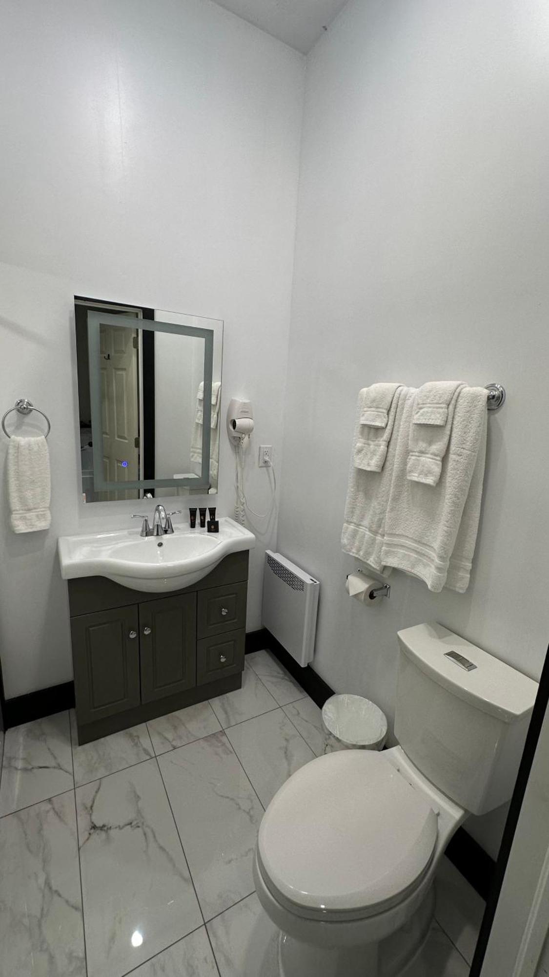 Motel 7 Inn & Suites Beresford Экстерьер фото